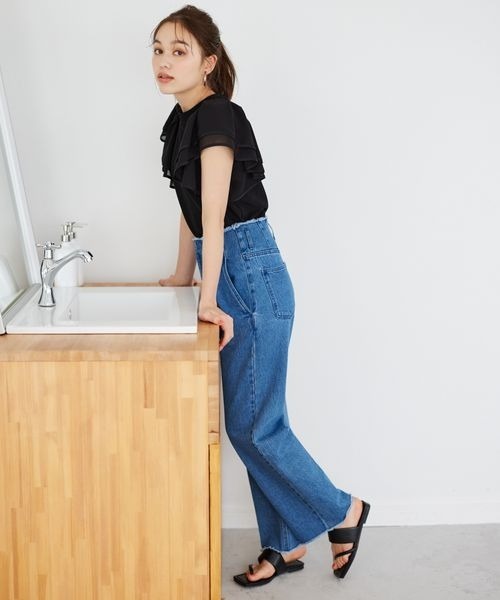 mysty woman(ミスティウーマン)の「イソザイフレアスリーブプルオーバー 963785(Tシャツ/カットソー・レディース・ブラック/ベージュ/オフホワイト・FREE)」の4枚目の写真