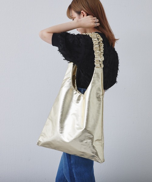 COLONY 2139（コロニートゥーワンスリーナイン）の「ギャザービッグトート（トートバッグ・レディース・シルバー/ブルー/ブラック/ゴールド・FREE）」の13枚目の写真