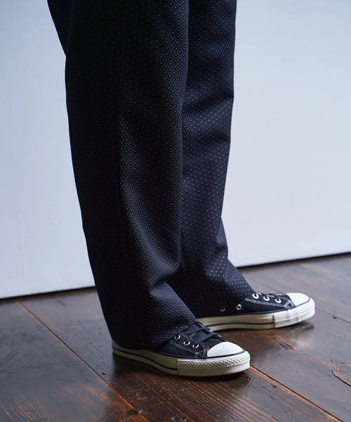 EDIFICE（エディフィス）の「コモン柄 ジャカード 1タックイージーパンツ（スラックス・メンズ・ブラック・SMALL/MEDIUM/LARGE/X-SMALL）」の6枚目の写真