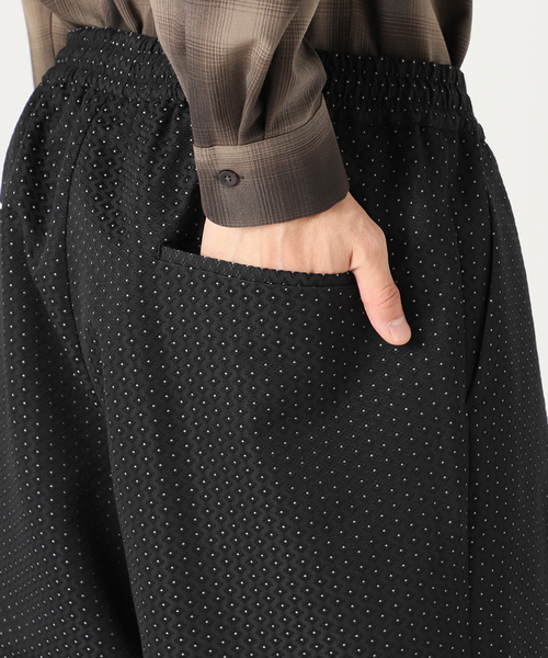 EDIFICE（エディフィス）の「コモン柄 ジャカード 1タックイージーパンツ（スラックス・メンズ・ブラック・SMALL/MEDIUM/LARGE/X-SMALL）」の19枚目の写真