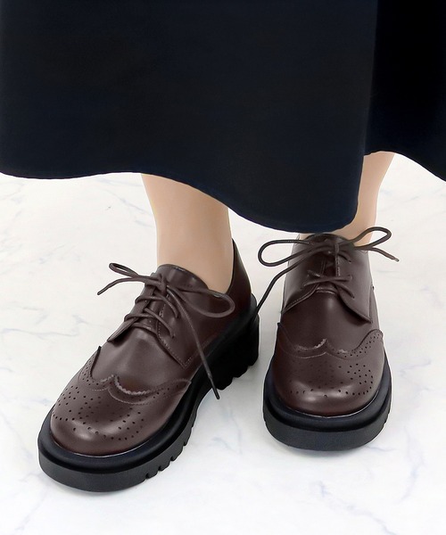 LibertyDoll（リバティードール）の「Liberty doll / 厚底レースアップ トラックソール チロリアン メダリオン (3050)(3051)（ドレスシューズ・レディース・ブラック/ダークブラウン/ブラック×ホワイト/ブラック系その他/ブラック系その他2/ダークブラウン系2/ブラック系2/ベージュ/キャメル・S/M/L/LL/XXL/40/41/42/43/44）」の6枚目の写真