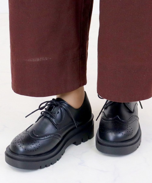 LibertyDoll（リバティードール）の「Liberty doll / 厚底レースアップ トラックソール チロリアン メダリオン (3050)(3051)（ドレスシューズ・レディース・ブラック/ダークブラウン/ブラック×ホワイト/ブラック系その他/ブラック系その他2/ダークブラウン系2/ブラック系2/ベージュ/キャメル・S/M/L/LL/XXL/40/41/42/43/44）」の13枚目の写真