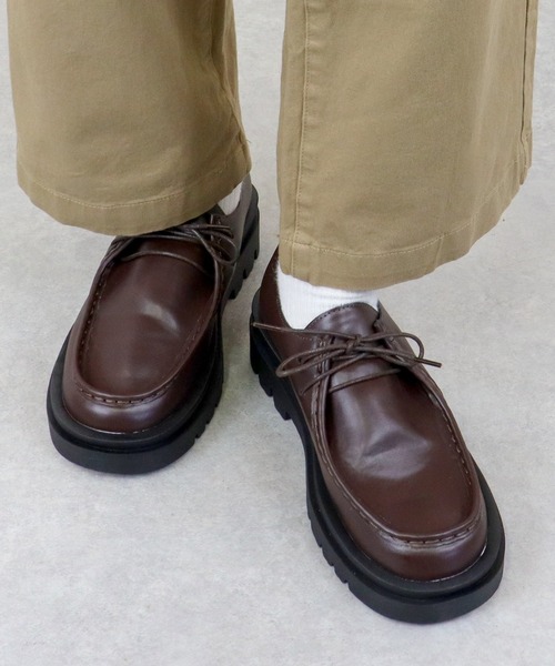 LibertyDoll（リバティードール）の「Liberty doll / 厚底レースアップ トラックソール チロリアン メダリオン (3050)(3051)（ドレスシューズ・レディース・ブラック/ダークブラウン/ブラック×ホワイト/ブラック系その他/ブラック系その他2/ダークブラウン系2/ブラック系2/ベージュ/キャメル・S/M/L/LL/XXL/40/41/42/43/44）」の21枚目の写真