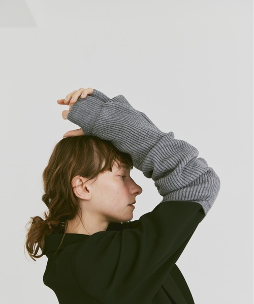 un/neu（アンノイ）の「ルーズニットアームウォーマー / リブニットアームカバー（アームカバー・レディース・レッド/グレー/グリーン/アイボリー/ブラウン・FREE）」の21枚目の写真