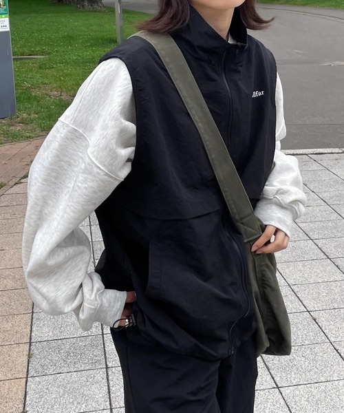 Chillfar（チルファー）の「スタンドナイロンベスト（ベスト・レディース・ブラック/ネイビー/グレイッシュベージュ/グレー・FREE）」の6枚目の写真