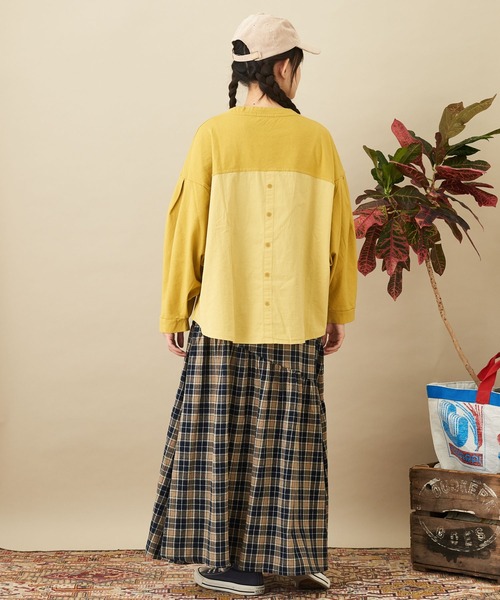 CUBE SUGAR(キューブシュガー)の「WEB限定カットソー×シャツバックシャンプルオーバー(Tシャツ/カットソー・レディース・マスタード/カーキ/スミクロ・M)」の9枚目の写真