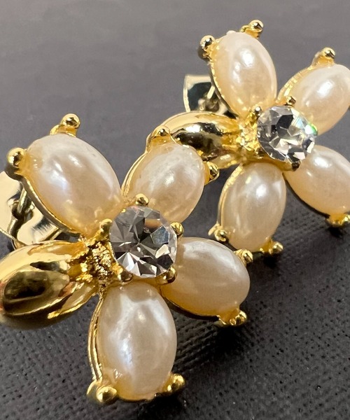 VICKY（ビッキー）の「【KOREAN ITEM】ビジューパールピアス（ピアス（両耳用）・レディース・ゴールド系その他・FREE）」の5枚目の写真