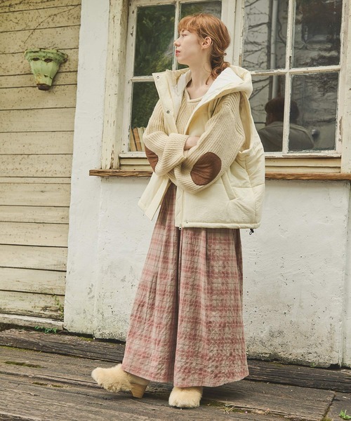 Crisp（クリスプ）の「エルボーパッチルーズニット（ニット/セーター・レディース・アイボリー/ピンク/ブルー・FREE）」の4枚目の写真