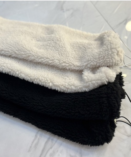 ipugo（イプゴ）の「ipugo/イプゴ ボア素材レッグウォーマー レッグカバー（レッグウォーマー・レディース・クリーム/ブラック・FREE）」の3枚目の写真