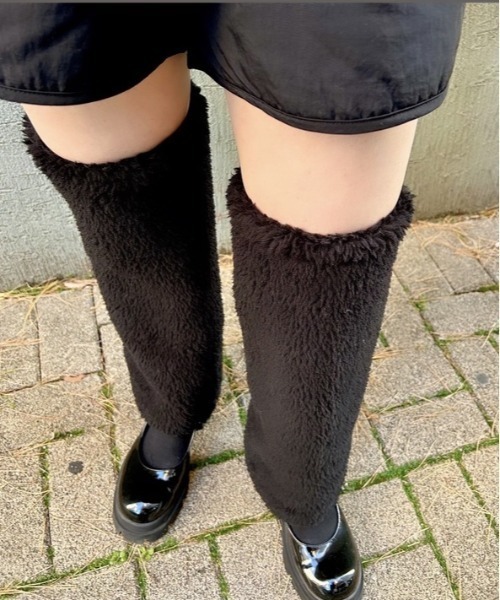 ipugo（イプゴ）の「ipugo/イプゴ ボア素材レッグウォーマー レッグカバー（レッグウォーマー・レディース・クリーム/ブラック・FREE）」の8枚目の写真