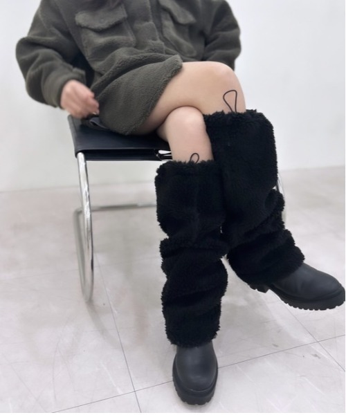 ipugo（イプゴ）の「ipugo/イプゴ ボア素材レッグウォーマー レッグカバー（レッグウォーマー・レディース・クリーム/ブラック・FREE）」の12枚目の写真