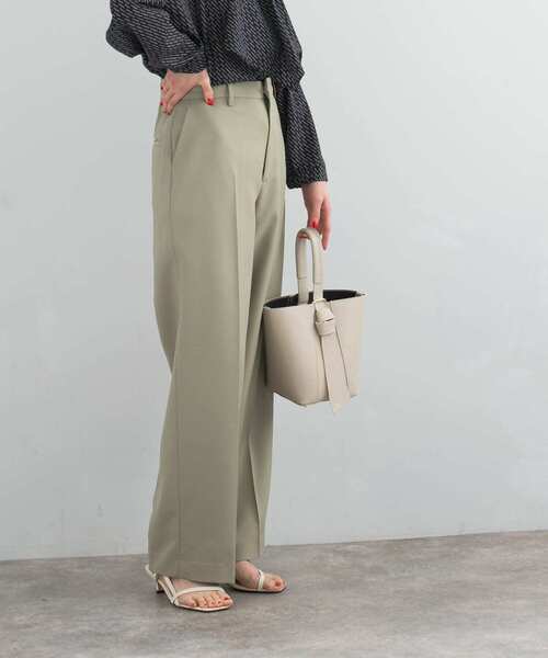 URBAN RESEARCH ROSSO WOMEN（アーバンリサーチ　ロッソ）の「シャンブレーセンタープレスストレートパンツ（その他パンツ・レディース・ライトカーキ/ネイビー・36/38）」の5枚目の写真