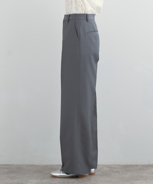 URBAN RESEARCH ROSSO WOMEN（アーバンリサーチ　ロッソ）の「シャンブレーセンタープレスストレートパンツ（その他パンツ・レディース・ライトカーキ/ネイビー・36/38）」の10枚目の写真