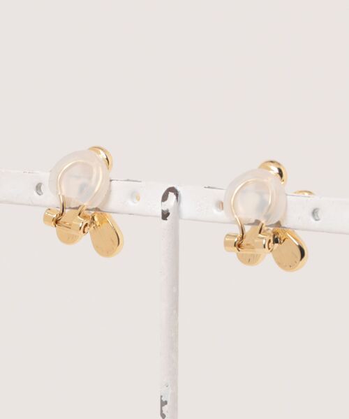 LOWRYS FARM（ローリーズファーム）の「ハナイヤークリップ　 108469（イヤリング・レディース・ベージュ/グレー・FREE）」の3枚目の写真