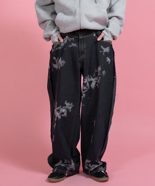 Perushu（ペルーシュ）の「サイドデザインブリーチワイドデニム（デニムパンツ・メンズ・ブラック/グレー・MEDIUM/SMALL/LARGE）」の4枚目の写真