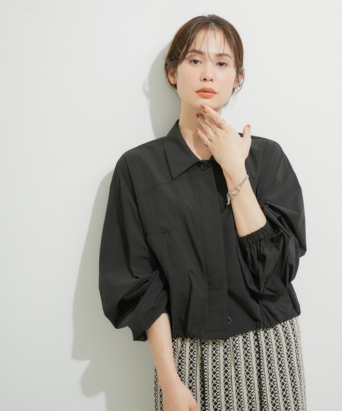 le cercle ADAM ET ROPE'（ルセルクルアダムエロペ）の「シャツブルゾン（ブルゾン・レディース・ブラック/ベージュ系その他2/ホワイト・FREE）」の2枚目の写真