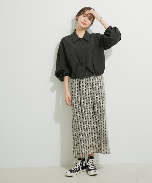 le cercle ADAM ET ROPE'（ルセルクルアダムエロペ）の「シャツブルゾン（ブルゾン・レディース・ブラック/ベージュ系その他2/ホワイト・FREE）」の4枚目の写真