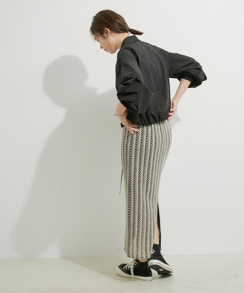 le cercle ADAM ET ROPE'（ルセルクルアダムエロペ）の「シャツブルゾン（ブルゾン・レディース・ブラック/ベージュ系その他2/ホワイト・FREE）」の6枚目の写真