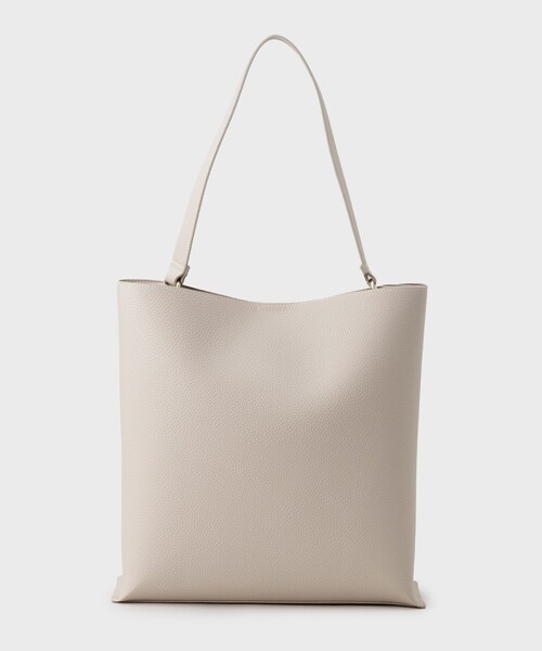 OPAQUE.CLIP（オペークドットクリップ）の「◆【軽量／A4サイズ対応／通勤対応】シュリンク合皮ワンショルダーバッグ（ショルダーバッグ・レディース・ベージュ/ライトグレー/ブラック・00）」の3枚目の写真