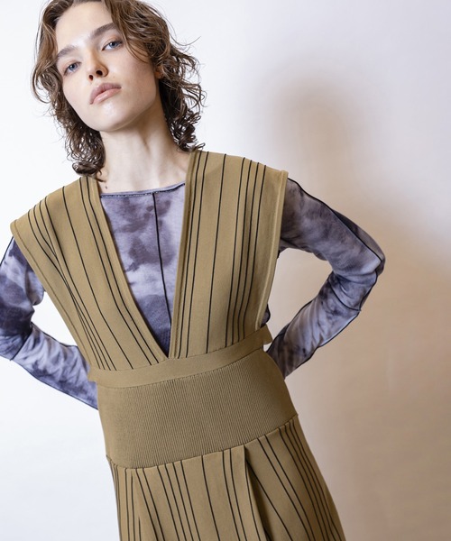 OSMOSIS（オズモーシス）の「ストライプサロペットニットスカート（サロペット/オーバーオール・レディース・ブラック系その他/ブラック/ベージュ系その他・ONE SIZE）」の3枚目の写真