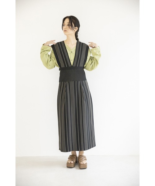 OSMOSIS（オズモーシス）の「ストライプサロペットニットスカート（サロペット/オーバーオール・レディース・ブラック系その他/ブラック/ベージュ系その他・ONE SIZE）」の19枚目の写真