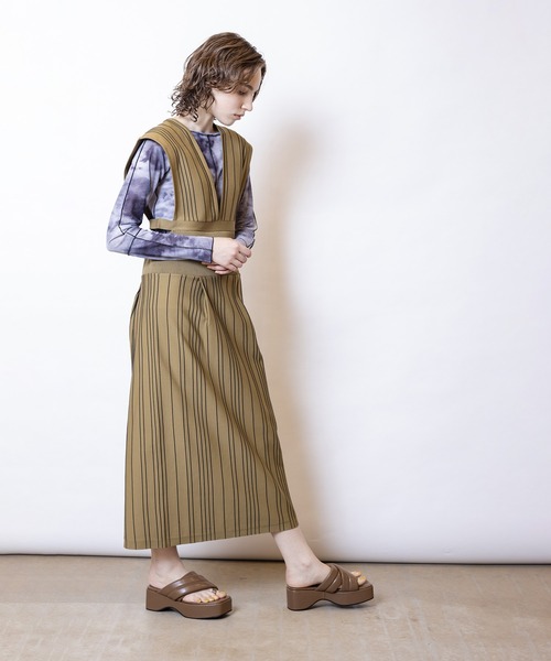 OSMOSIS（オズモーシス）の「ストライプサロペットニットスカート（サロペット/オーバーオール・レディース・ブラック系その他/ブラック/ベージュ系その他・ONE SIZE）」の18枚目の写真