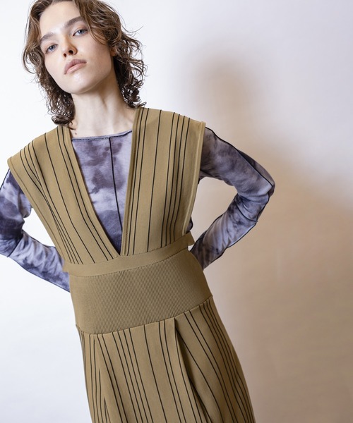 OSMOSIS（オズモーシス）の「ストライプサロペットニットスカート（サロペット/オーバーオール・レディース・ブラック系その他/ブラック/ベージュ系その他・ONE SIZE）」の11枚目の写真