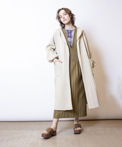 OSMOSIS（オズモーシス）の「ストライプサロペットニットスカート（サロペット/オーバーオール・レディース・ブラック系その他/ブラック/ベージュ系その他・ONE SIZE）」の4枚目の写真