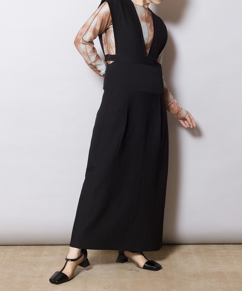 OSMOSIS（オズモーシス）の「ストライプサロペットニットスカート（サロペット/オーバーオール・レディース・ブラック系その他/ブラック/ベージュ系その他・ONE SIZE）」の7枚目の写真