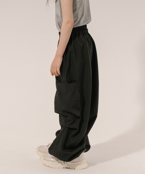 URBAN CHERRY(アーバンチェリー)の「カラーカーゴパンツ(カーゴパンツ・キッズ・ピンク/ブラック・120cm/130cm/140cm/150cm)」の3枚目の写真