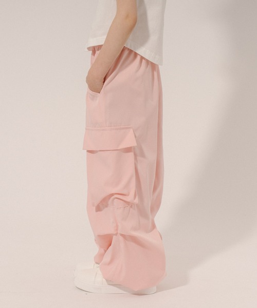 URBAN CHERRY(アーバンチェリー)の「カラーカーゴパンツ(カーゴパンツ・キッズ・ピンク/ブラック・120cm/130cm/140cm/150cm)」の18枚目の写真