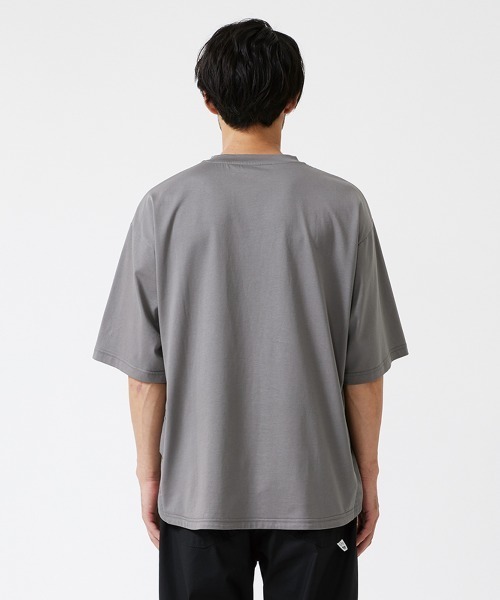 LOGOS(ロゴス)の「【CAMP LOGOS/キャンプロゴス】コットン×ナイロン 5分袖 コンビネーションTシャツ(Tシャツ/カットソー・メンズ・ブラック/チャコールグレー/オフホワイト・XL/L/M)」の13枚目の写真
