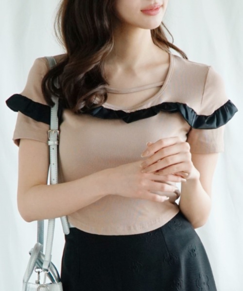 Jasmine Grandiflorum(ジャスミングランディフローラム)の「【Jasmine】フリルクロップド丈半袖Tシャツ (SS)(Tシャツ/カットソー・レディース・ブラック/ベージュ/ホワイト・FREE)」の3枚目の写真