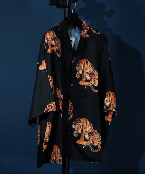 unrelaxing（アンリラクシング）の「ビッグシルエット総柄開襟アロハシャツ（シャツ/ブラウス・メンズ・ホワイト×ライム/Q/R/ブラック系その他3/ライトグレー系2/グレー系4/ベージュ系8/オリーブ系7/ライトグリーン系8/ブルー系1/パープル系4/ピンク系4/ホワイト×グレー/ミント/ラベンダー/ピンク/ベージュ系5/グリーン系6/ピンク系3/ライトグレー系4/その他3/ベージュ系7/カーキ系1/グリーン系7/ブラック系1/ブルー系5/グレー系6/ベージュ系9/パープル系1/イエロー系3/その他22/ローズ系3/ブラック系3/ホワイト系2/ブラウン系1/アイボリー系3/ブルー系6/パープル系3/その他25/ホワイト系1/ブラック系9/パープル系5/パープル系6/ブラック系7/ブラック系8/ブルー系7/ブルー系8/ホワイト系3/ブルー系2/ブラック系2/グリーン系3/ベージュ系3/グリーン系1/グリーン系8/ブラック系5/カーキ系8/ライトグリーン系5/その他26/M/ライラック系/ブラック系4/パープル系9/イエロー系4/その他21/B/ホワイト系7/オリーブ系8/ふじ色系4/パープル系8/A/グリーン系9/パープル系2/パープル系7/カーキ系/ふじ色系2/ふじ色系3/その他1/ホワイト系4/ベージュ系2/アイボリー系1/ダークグリーン系5/カーキ系5/グリーン系/パープル系その他/パープル系その他2/ライラック系4/カラフル/ホワイト系5/ライトグレー系3/ベージュ系1/アイボリー系/オリーブ系5/ネイビー系9/ブルー系4/ブラック系6/オリーブ系/ネイビー系5/ネイビー系6/ライラック系3/その他27/レッド系5/ダークアッシュ/Y/レッド/Z/ブラック系その他6/カーキ系3/ホワイト系8/クリアグリーン/その他28/ピンク系1/O/クリアブルー/その他16/C/ブラック系/パープル系その他3/その他23/その他31/ブラック系その他4/ネイビー系4/グリーン系2/ブラック系その他/その他14/その他15/その他10/レオパード/ブルーグラス/ホワイト×ブルー/グレー系1/ライトカーキ/D/ピンク系5/その他2/レッド系3/アイボリー/G・FREE）」の18枚目の写真