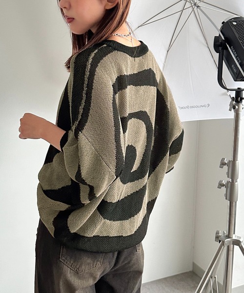 apres jour mignon(アプレジュールミニョン)の「【ユニセックス】うずまき柄シアーニット【ZOZOTOWN限定アイテム】(ニット/セーター・レディース・ベージュ/グレー・フリー/X-LARGE)」の17枚目の写真