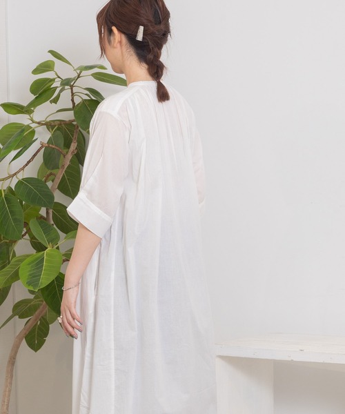 POU DOU DOU（プードゥドゥ）の「ピンタック使いワンピース（ワンピース・レディース・オフホワイト/ダークグレー/イエロー・3）」の9枚目の写真