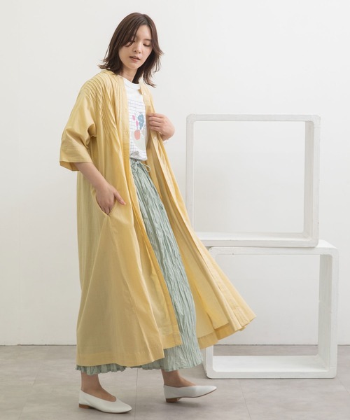 POU DOU DOU（プードゥドゥ）の「ピンタック使いワンピース（ワンピース・レディース・オフホワイト/ダークグレー/イエロー・3）」の6枚目の写真