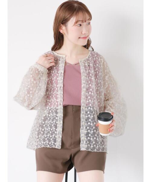 ehka sopo（エヘカソポ）の「クルーネックレースブラウス（シャツ/ブラウス・レディース・ブラック/グリーン/キナリ/キャメル/ピンク・F）」の2枚目の写真