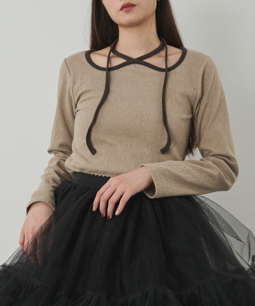 paravion（パラビオン）の「ホルターネックパイピング長袖トップス（Tシャツ/カットソー・レディース・ブルー/ホワイト/グレイッシュベージュ・FREE）」の14枚目の写真