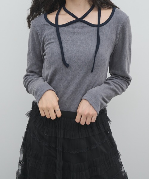 paravion（パラビオン）の「ホルターネックパイピング長袖トップス（Tシャツ/カットソー・レディース・ブルー/ホワイト/グレイッシュベージュ・FREE）」の12枚目の写真