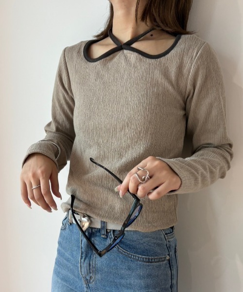 paravion（パラビオン）の「ホルターネックパイピング長袖トップス（Tシャツ/カットソー・レディース・ブルー/ホワイト/グレイッシュベージュ・FREE）」の22枚目の写真