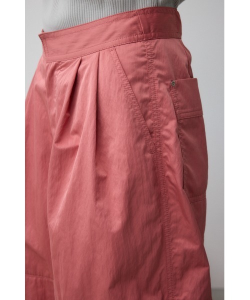 AZUL by moussy（アズールバイマウジー）の「パラシュートパンツ（カーゴパンツ・レディース・ブラック/スモークピンク/グレー・SMALL/MEDIUM）」の6枚目の写真