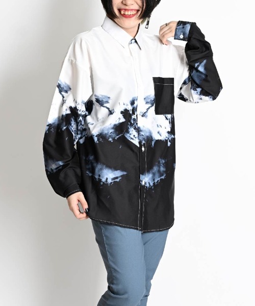 MARAI(マーライ)の「幾何学柄 総柄シャツ レギュラーカラー 長袖 ブラウス(シャツ/ブラウス・レディース・グレー系その他/ブラック×ブルー/パープル/イエロー/ブラック×グレー/ネイビー/ブラウン/ブラック×ホワイト/ベージュ/ホワイト×ブルー/ホワイト×グリーン/レッド/ホワイト/ピンク・MEDIUM/X-LARGE)」の6枚目の写真