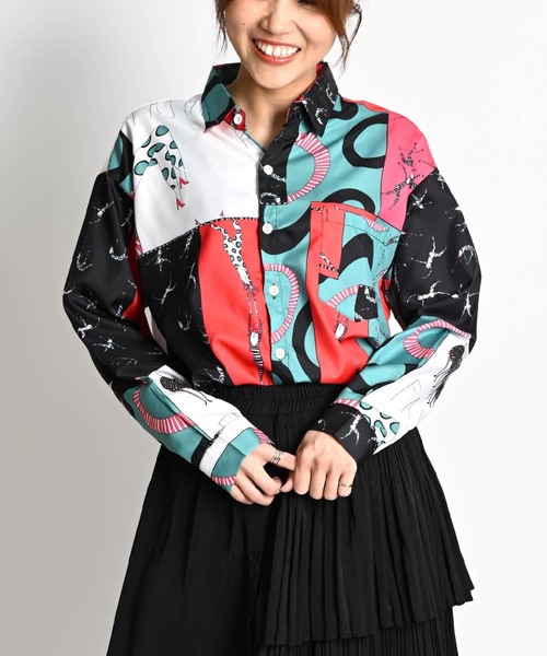 MARAI(マーライ)の「幾何学柄 総柄シャツ レギュラーカラー 長袖 ブラウス(シャツ/ブラウス・レディース・グレー系その他/ブラック×ブルー/パープル/イエロー/ブラック×グレー/ネイビー/ブラウン/ブラック×ホワイト/ベージュ/ホワイト×ブルー/ホワイト×グリーン/レッド/ホワイト/ピンク・MEDIUM/X-LARGE)」の14枚目の写真