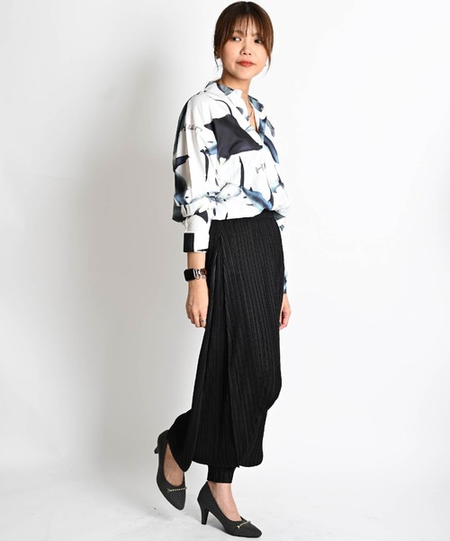 MARAI(マーライ)の「幾何学柄 総柄シャツ レギュラーカラー 長袖 ブラウス(シャツ/ブラウス・レディース・グレー系その他/ブラック×ブルー/パープル/イエロー/ブラック×グレー/ネイビー/ブラウン/ブラック×ホワイト/ベージュ/ホワイト×ブルー/ホワイト×グリーン/レッド/ホワイト/ピンク・MEDIUM/X-LARGE)」の17枚目の写真