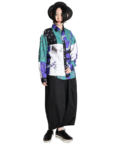 MARAI(マーライ)の「幾何学柄 総柄シャツ レギュラーカラー 長袖 ブラウス(シャツ/ブラウス・レディース・グレー系その他/ブラック×ブルー/パープル/イエロー/ブラック×グレー/ネイビー/ブラウン/ブラック×ホワイト/ベージュ/ホワイト×ブルー/ホワイト×グリーン/レッド/ホワイト/ピンク・MEDIUM/X-LARGE)」の18枚目の写真