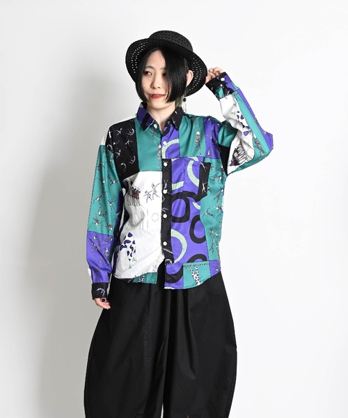 MARAI(マーライ)の「幾何学柄 総柄シャツ レギュラーカラー 長袖 ブラウス(シャツ/ブラウス・レディース・グレー系その他/ブラック×ブルー/パープル/イエロー/ブラック×グレー/ネイビー/ブラウン/ブラック×ホワイト/ベージュ/ホワイト×ブルー/ホワイト×グリーン/レッド/ホワイト/ピンク・MEDIUM/X-LARGE)」の19枚目の写真
