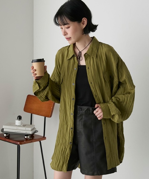 forksy.(フォルクシー)の「【forksy.】ワッシャーサテン ダブルポケットビッグシャツ(シャツ/ブラウス・レディース・ピンク/ホワイト/ネイビー/ライトグリーン・FREE)」の2枚目の写真