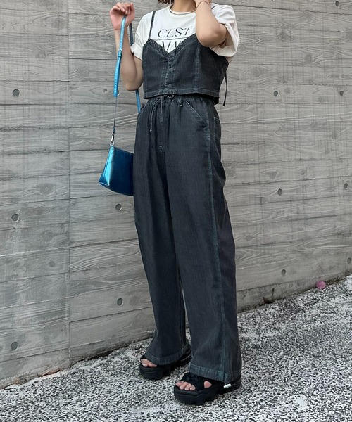 mi via loca（ミヴィアロカ）の「【2WAY】ライトデニム 配色ステッチ ペインター イージーパンツ（デニムパンツ・レディース・ライトブルー/ブラック/カーキ/ブルー・FREE）」の20枚目の写真