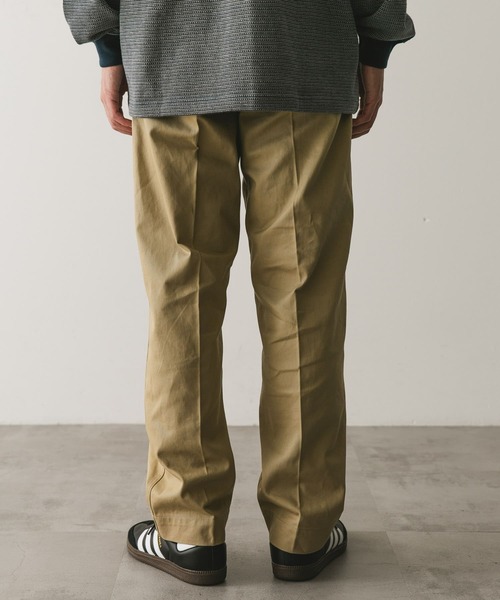 URBAN RESEARCH DOORS(アーバンリサーチドアーズ)の「M-52 チノトラウザー(その他パンツ・メンズ・ベージュ/ブラック・MEDIUM/LARGE)」の13枚目の写真
